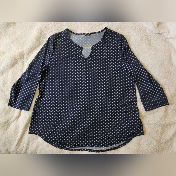 Navy blue with pink and white print blouse with 3/4 length sleeves and cutout - Picture 4 of 4